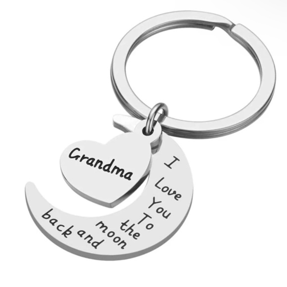 Grandma I Love You To The Moon And Back Charm Keyring Keychain Heart Grandmother - Picture 4 of 6